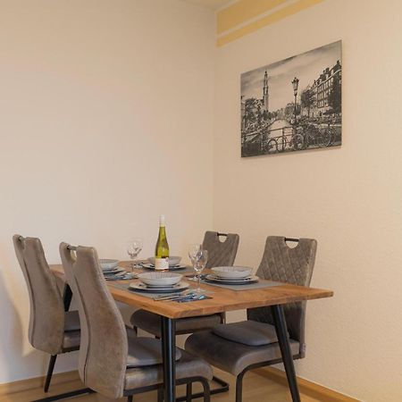 Ferienwohnung Fuer 4, Mitten In โซลิงเงน ภายนอก รูปภาพ